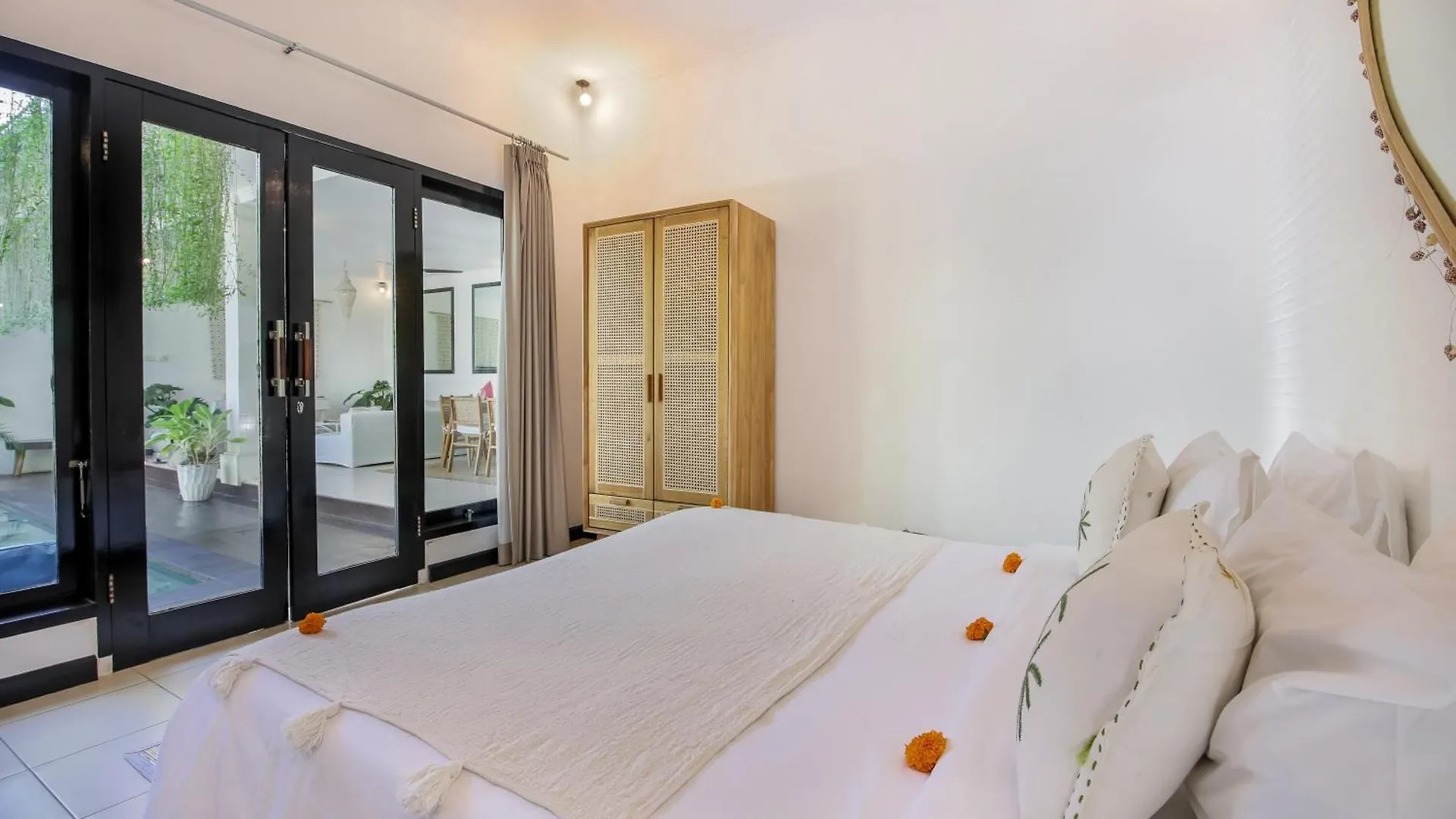 Villa Mandari سمينياك إندونيسيا