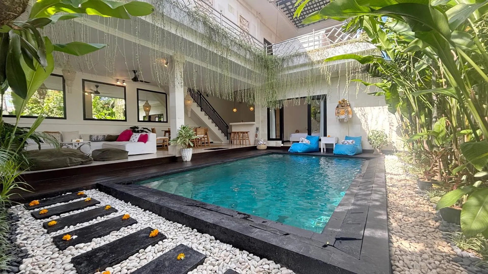 Villa Mandari スミニャック インドネシア